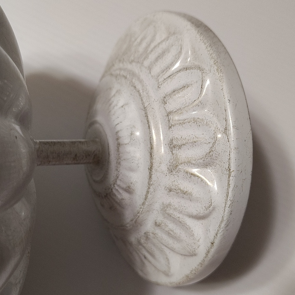 3-Tiered Cream Metal Jewelry Holder - Picture 4 of 6